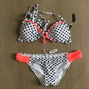 Adore Me Swim - Adore Me 2-Piece Bathing Suit NWT - Size Large Adore Me Swim - Adore Me 2-Piece Bathing Suit NWT - Size Large